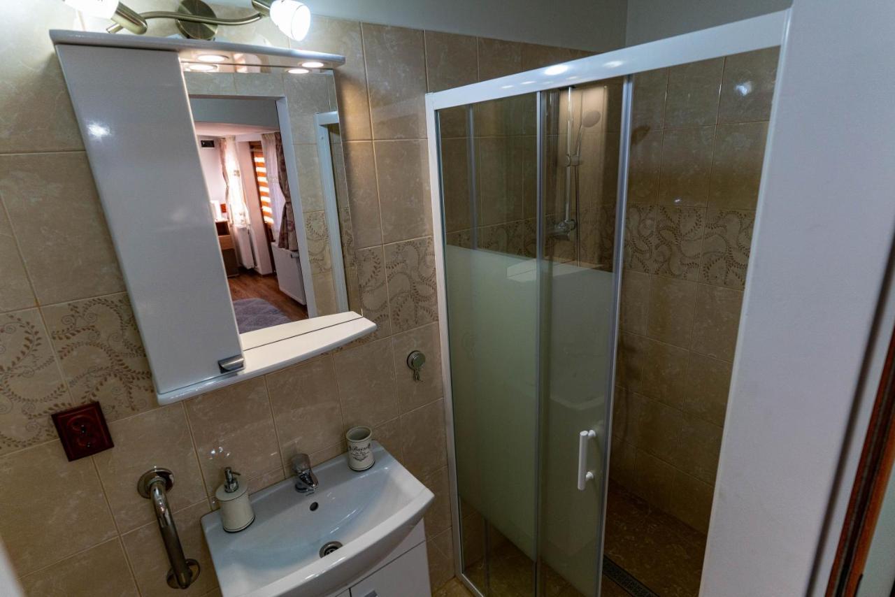 La Bebe 2 Beds Apartment Hunedoara Exterior photo